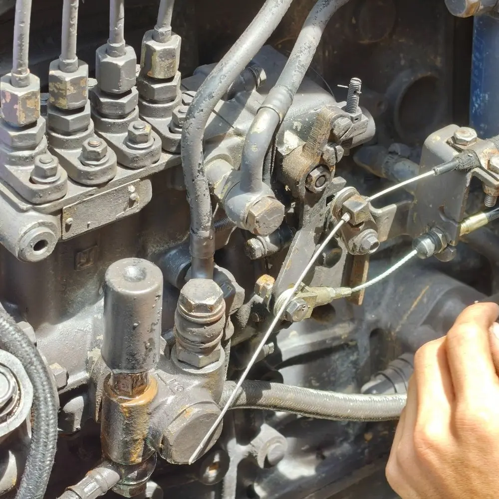 Tehli̇keli̇ Ve Çok Tehli̇keli̇ İşlerde İş Maki̇neleri̇ Bakim Onarim Eği̇ti̇mi̇ Uzmanlık Eğitimi