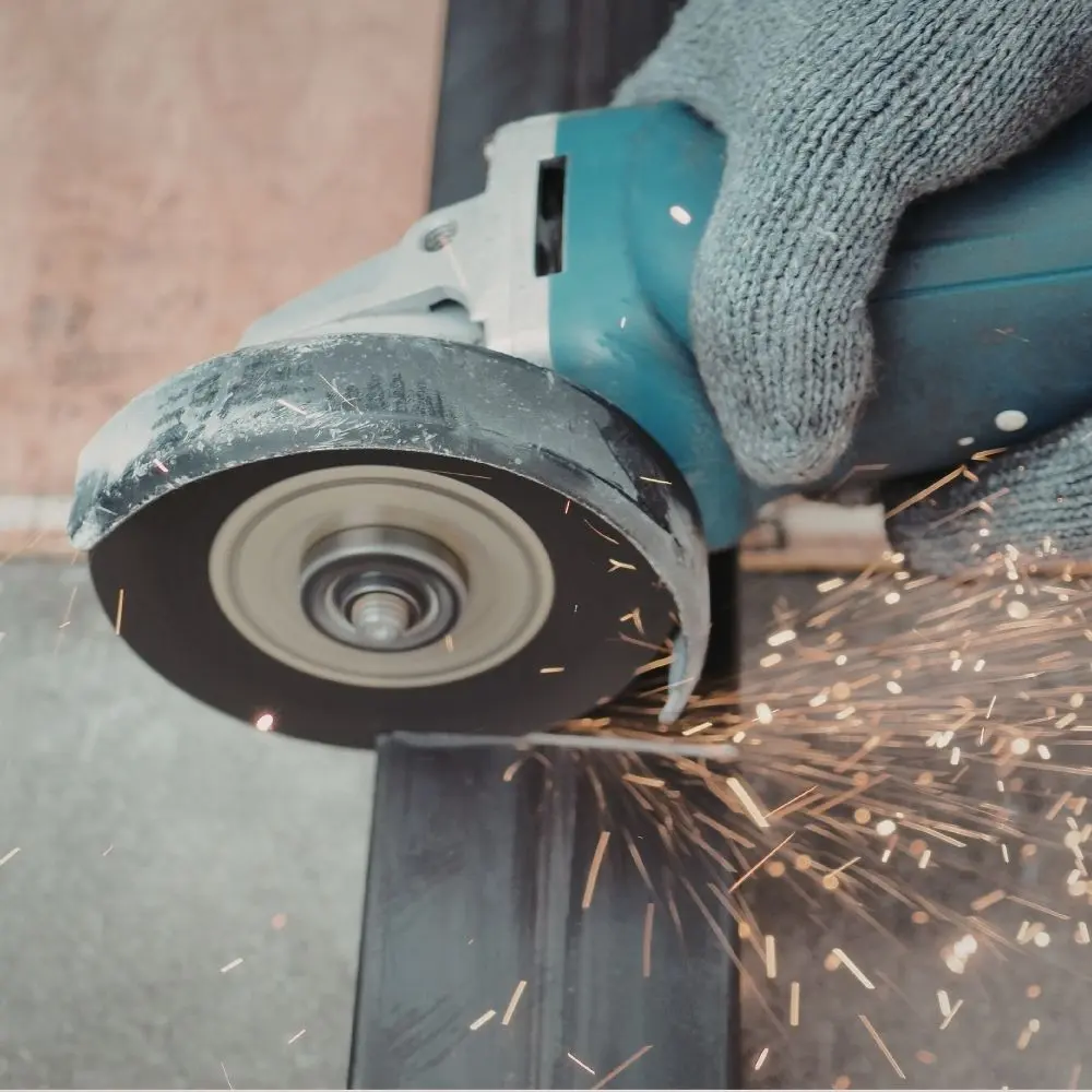 Tehli̇keli̇ Ve Çok Tehli̇keli̇ İşlerde Taşlamaci Eği̇ti̇mi̇ Yetkinlik ve Kariyer Eğitimi