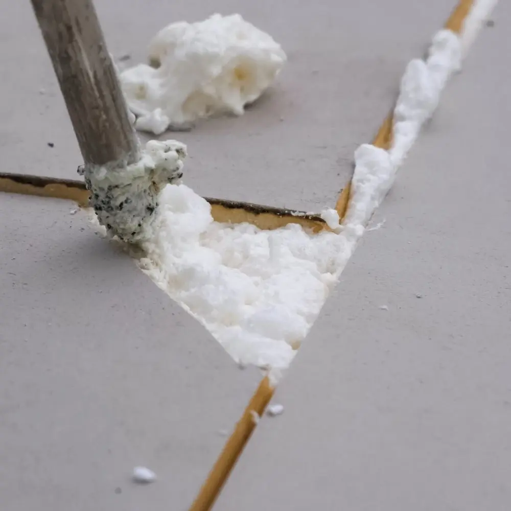 Tehli̇keli̇ Ve Çok Tehli̇keli̇ İşlerde Yapi Yalitimciliği Eği̇ti̇mi̇ ve Sektörel Uzmanlık