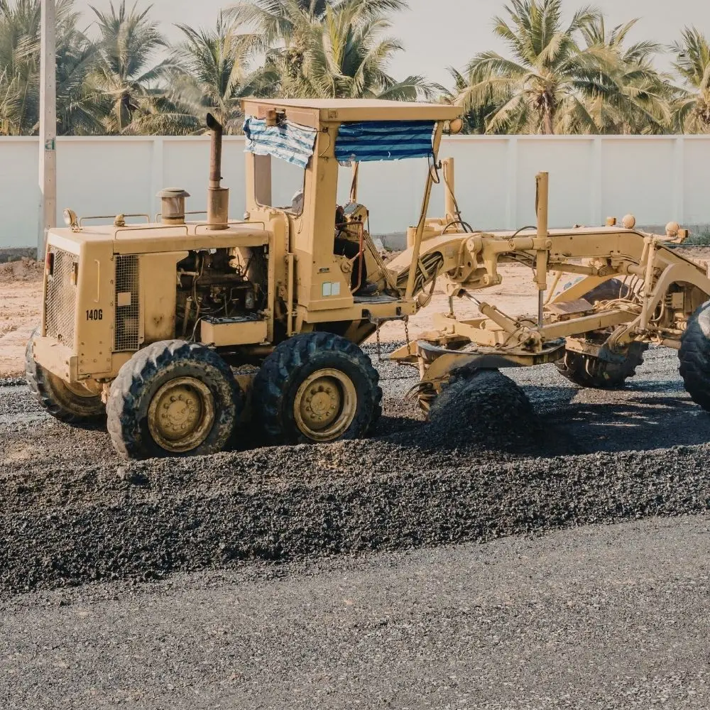 Tehli̇keli̇ Ve Çok Tehli̇keli̇ İşlerde Greyder Kullanimi Bi̇lgi̇lendi̇rme Eği̇ti̇mi̇ ve Profesyonel Gelişim